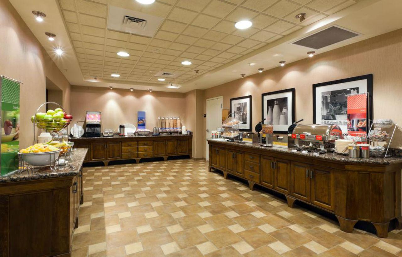 Hampton Inn&Suites Fairbanks Bagian luar foto