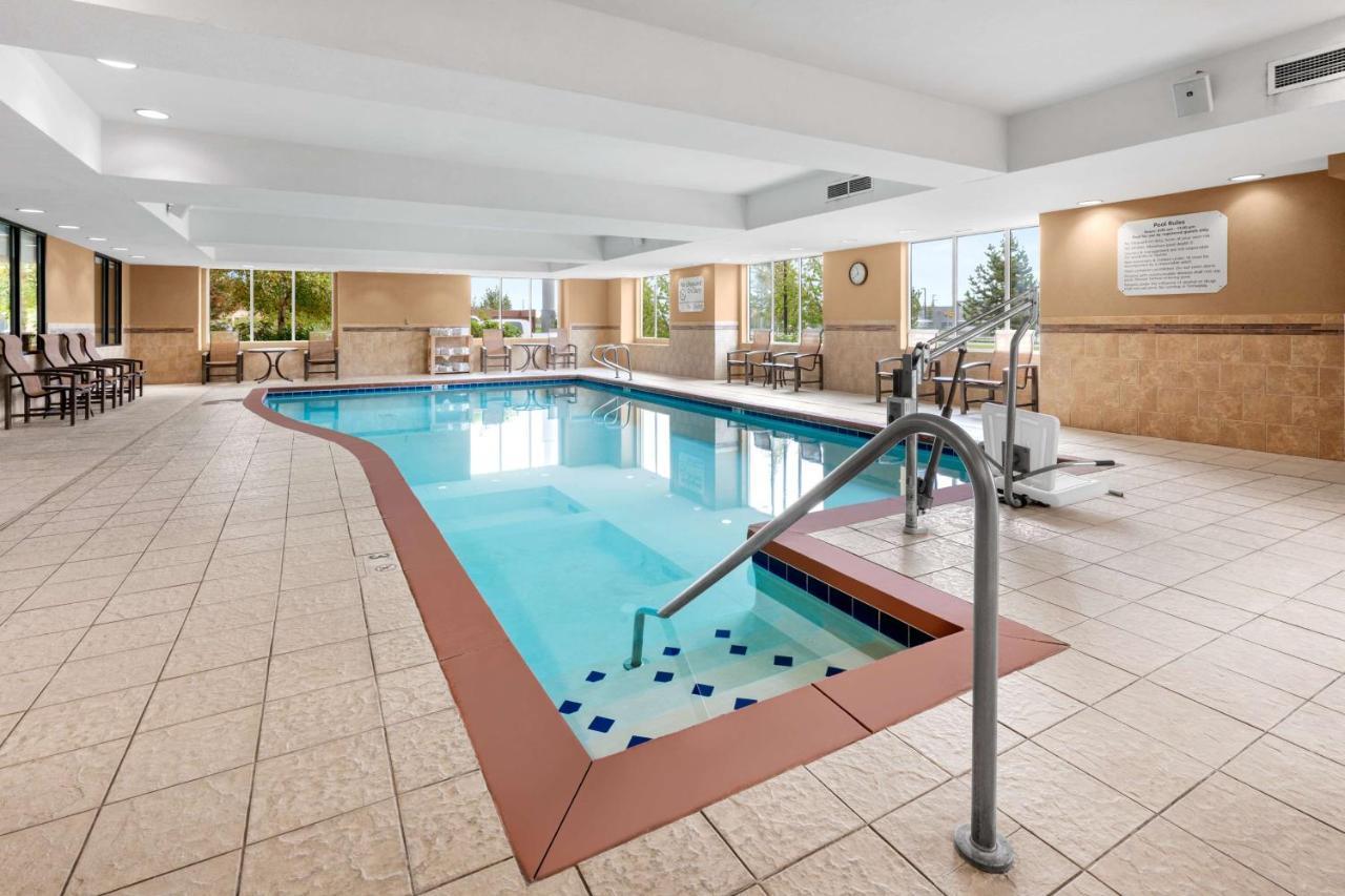 Hampton Inn&Suites Fairbanks Bagian luar foto