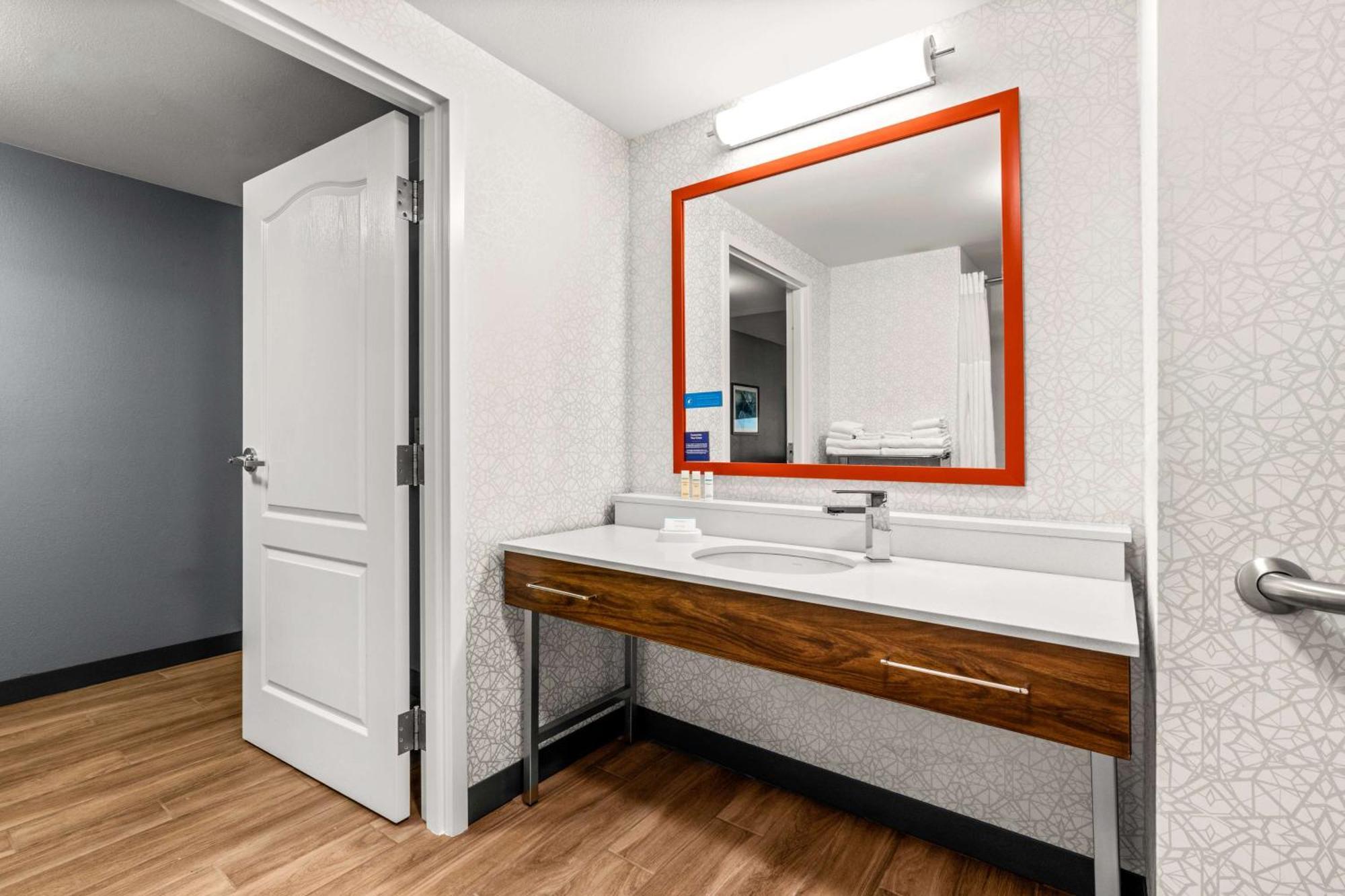 Hampton Inn&Suites Fairbanks Bagian luar foto