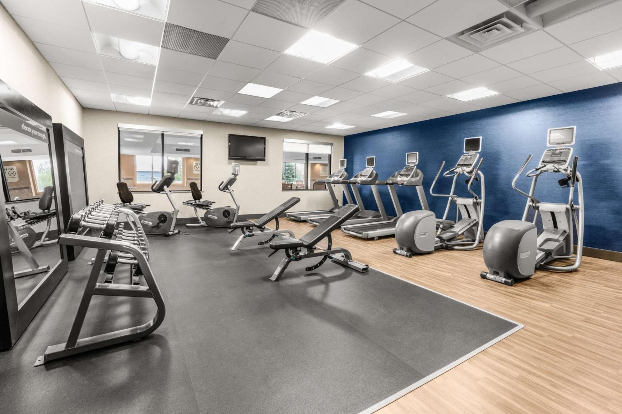 Hampton Inn&Suites Fairbanks Bagian luar foto