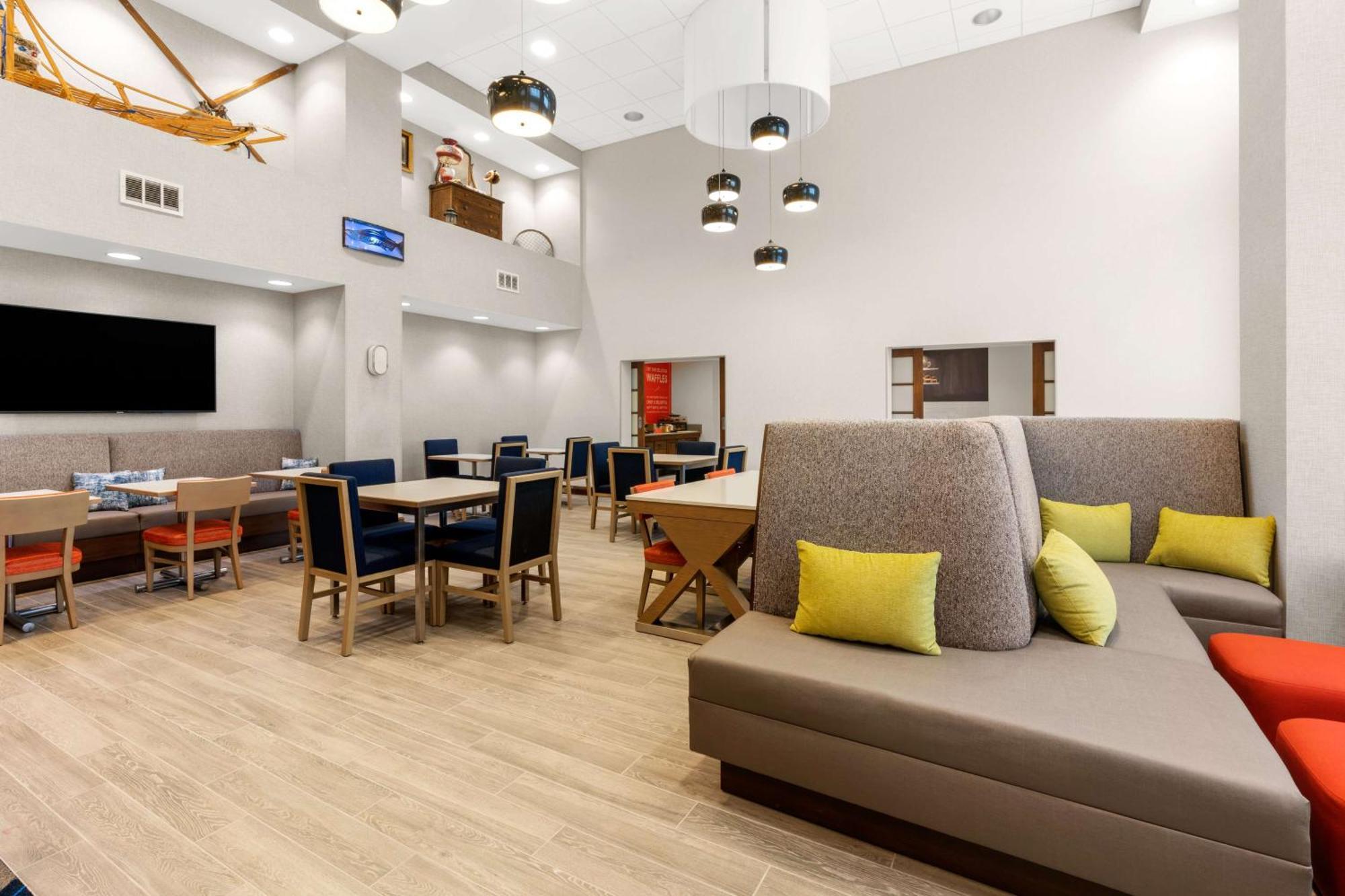 Hampton Inn&Suites Fairbanks Bagian luar foto