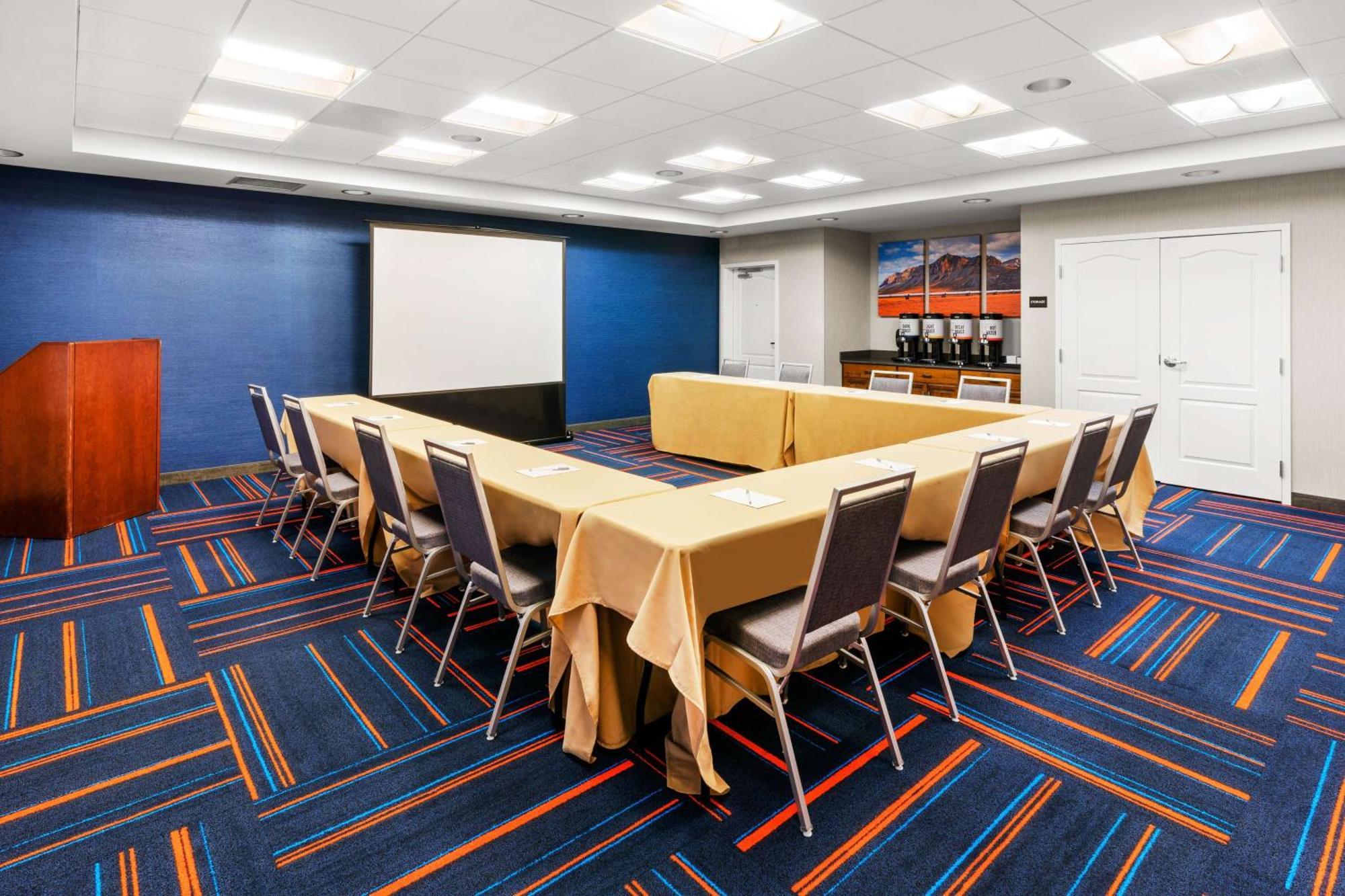 Hampton Inn&Suites Fairbanks Bagian luar foto