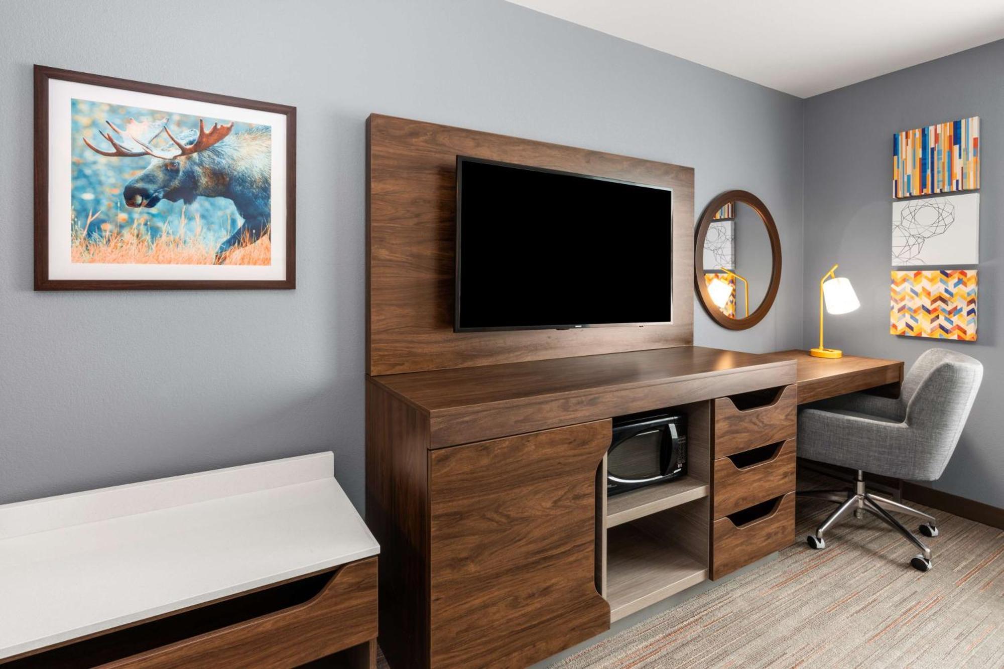 Hampton Inn&Suites Fairbanks Bagian luar foto