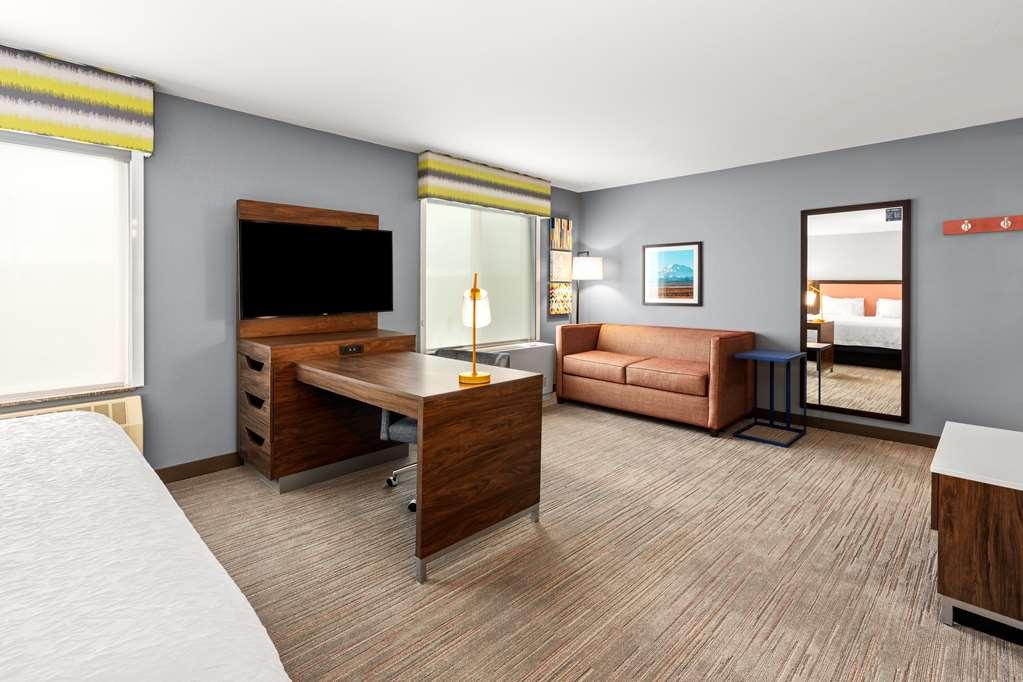 Hampton Inn&Suites Fairbanks Ruang foto