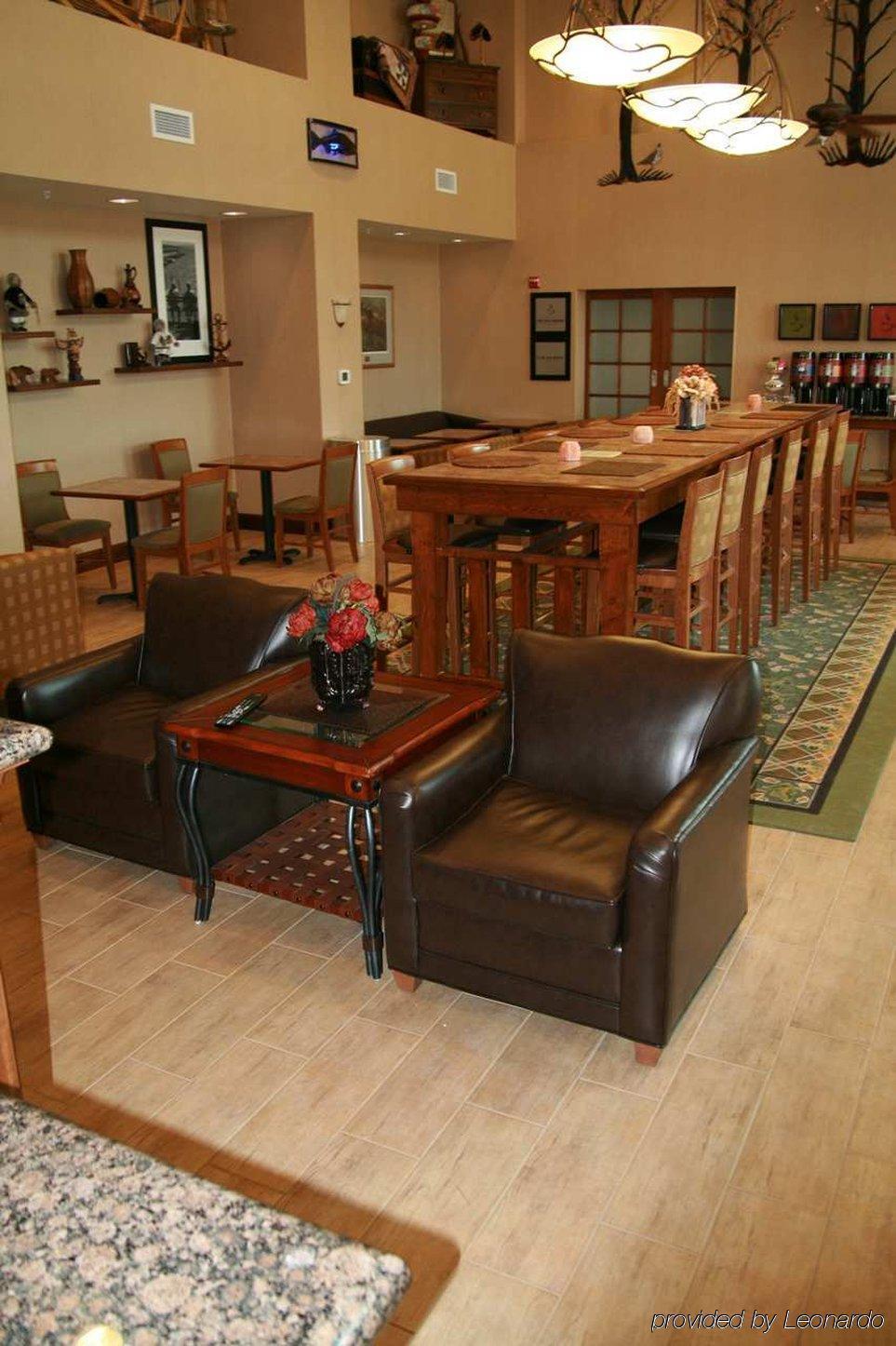 Hampton Inn&Suites Fairbanks Restoran foto