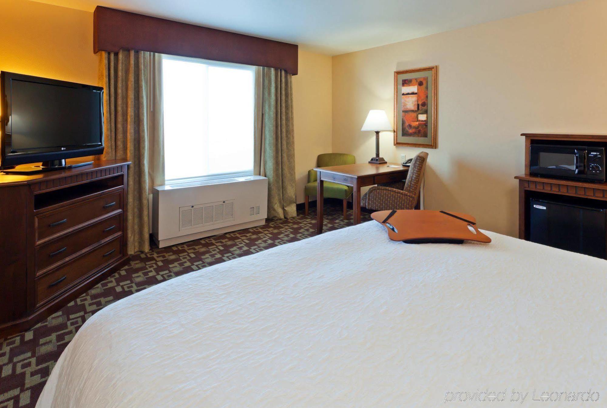 Hampton Inn&Suites Fairbanks Ruang foto