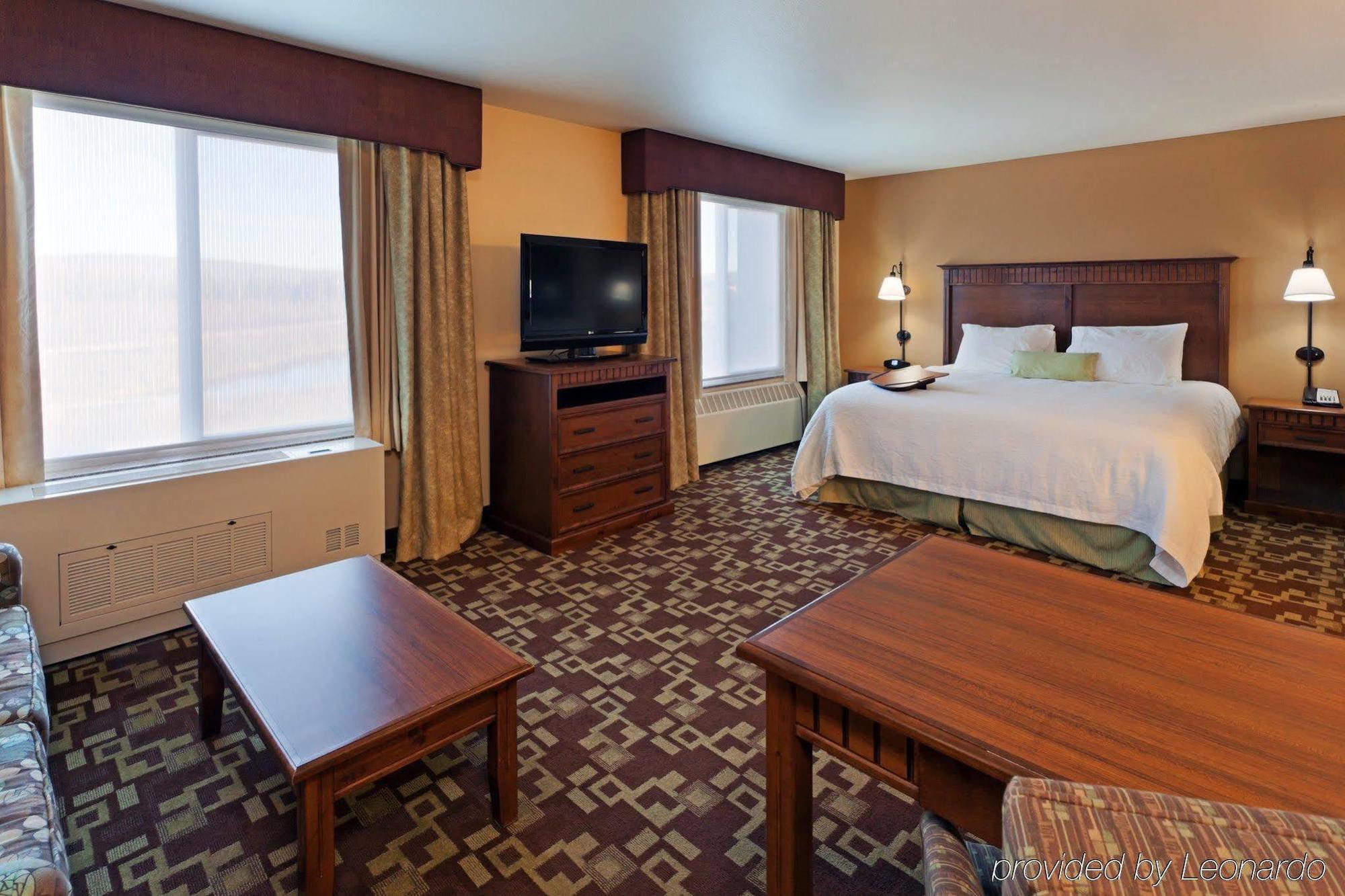 Hampton Inn&Suites Fairbanks Ruang foto